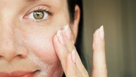 Masna koža mora da se pere, a ovo su sastojci koji joj prijaju