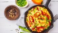 Omlet sa paprikom: Jednostavan doručak bogat proteinima i vitaminom C!