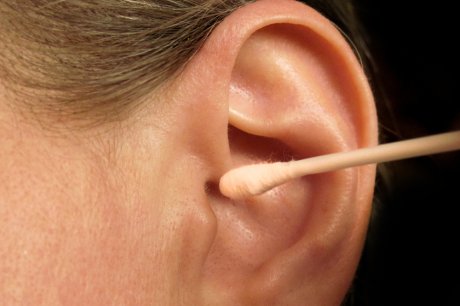 čišćenje ušiju štapićima