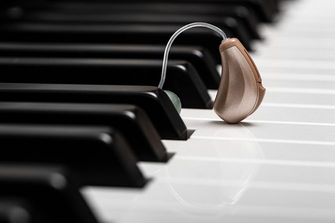 sluh-slušni aparat-zvuk