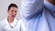 Hiperhidroza ili pojačano znojenje, kaže dr Svetlana Đurišić, nije uzrokovano samo visokom temperaturom