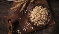 Kuvana pšenica reguliše krvni pritisak i trigliceride, sprema se lako i koristi za slana i slatka jela