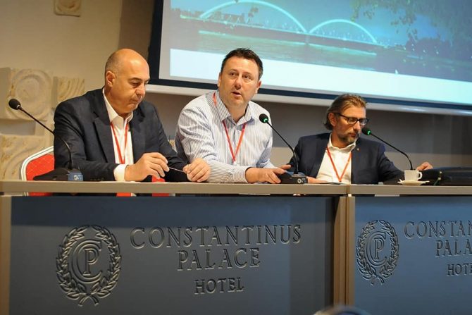 1. Kongres laparoskopije abdomena