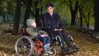 Aleksandra živi sa SMA: nepokretna je, ali to nije prepreka da putuje i uživa na moto-trkama