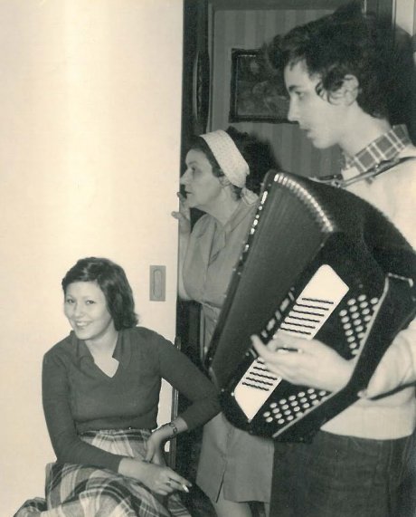 Neša Leptir majka Boška