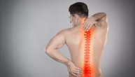 Utrnulost, slabost, grčevi i bolovi u rukama i nogama mogu biti simptomi spinalne stenoze