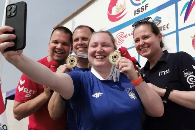 Zorana Arunović i tim