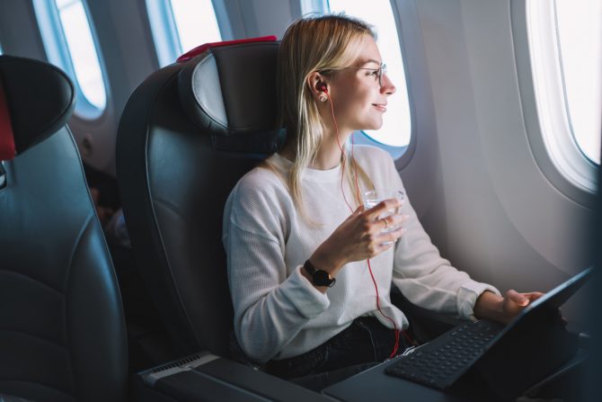 oticanje nogu i gležnjeva u avionu