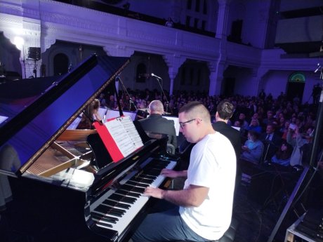 Autizam DImitrije za klavirom