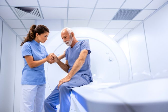 Magnetna rezonanca klaustrofobija