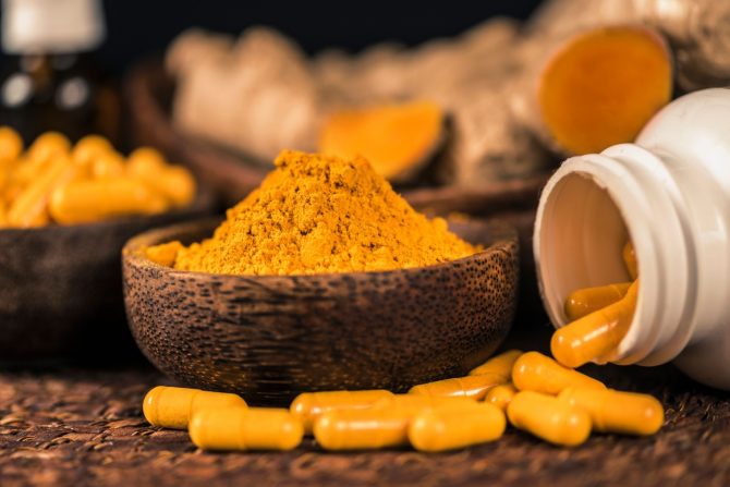 kurkuma i kamen u bubregu