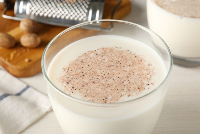 mleko sa muskatnim oraščićem