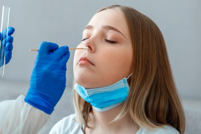 zašto neko ne dobija COVID-19