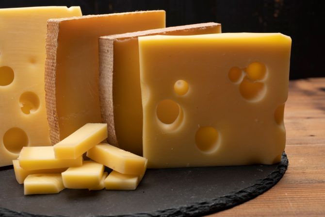 sirevi od nepasterizovanog mleka