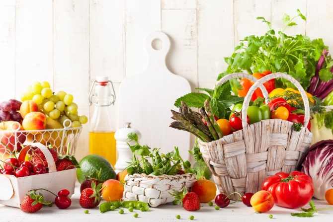 prolećno voće i povrće