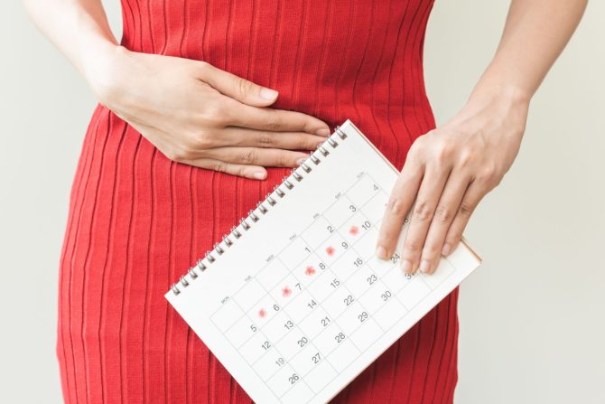 izostanak mentstruacije i nadutost stomaka