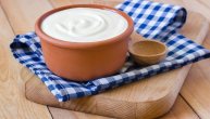 Da li je kiselo mleko bolje za varenje nego kefir, kako deluje na ljude sklone alergijama