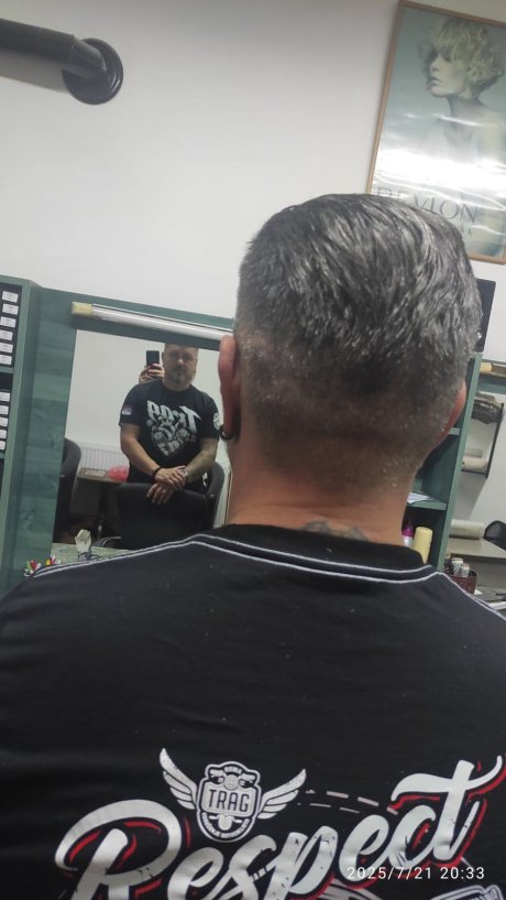 Bajker Dejan odsekao kosu 2