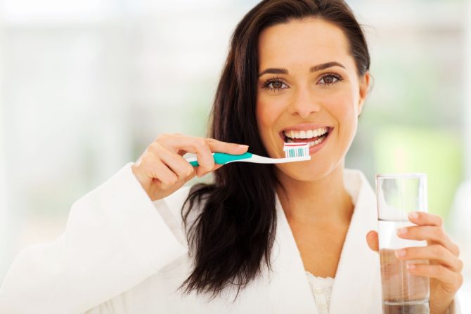 pranje zuba ili čaša vode