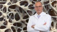 Osteoporoza preti kao uzrok loma kosti zglobova, kuka i kičme: Poznati stručnjak objašnjava sve o bolesti koja ipak više ugrožava žene