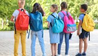 Da li ranac škodi leđima dece? 3 važna saveta za pravilno nošenje školske opreme