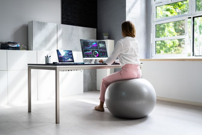 Sedenje na pilates stolici