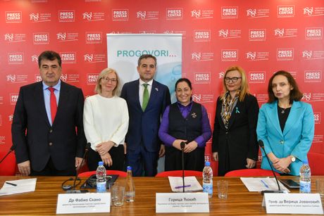 Učesnici Konferencije za medije povodo Evropske nedelje prevencije raka grlića materice