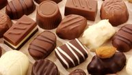 Zašto žene ne mogu da odole čokoladi kada imaju PMS? Odgovor daju naučnici sa Kembridž univerziteta
