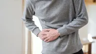 Napad žučne kese: bol ispod desnog rebra koji se širi ka leđima ne treba ignorisati