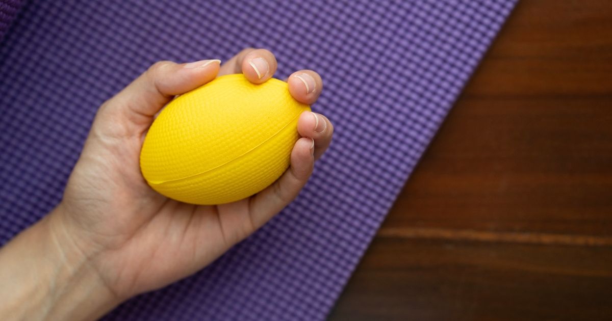 Stisak ruke može da otkrije koliko je depresija oslabila i telo