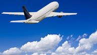 Ako putujete avionom, ovu grešku sa hranom pravi skoro svako: Zbog nje vas danima muče džet-leg i umor