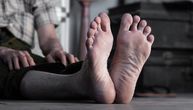Stopala vam „gore“ i bride, a nisu topla na dodir: šta može da stoji iza peckanja i žarenja?